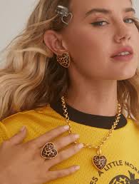 Discover Unique Accessories to Personalize Your Style