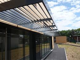 Beau Pare Soleil Baie Vitree Avec Brise Soleil Inspirations Photo Jpg 1 024 768 Pixels Facade Architecture Architecture Outdoor Living Patio