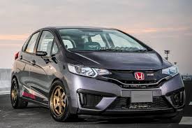 2016 honda jazz is a third generation car and it will come with a wide range of modern features. Honda Jazz 2016 Seken November 2020 Varian Rs Harganya Cuma Segini Gridoto Com