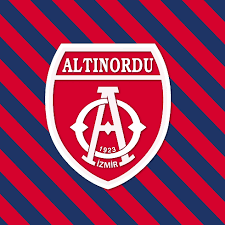 Yürüyüs eden bir kisim anarsistler tasidiklari siyah bayraklar üzerindeki amblem münasebetiyle civar esnafin aha altinordu taraftari geçiyor! deyyu. Altinordu Gifler Tam35