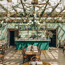 Pink Mamma La Nouvelle Trattoria Du Groupe Big Mamma Debarque A Pigalle Romantic Restaurant Paris Restaurants Restaurant Design