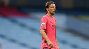 A pihenés hiánya és a kemény előszezon miatt 2018 végéig nem igazán tudta a legjobbját nyújtani, amikor is újra elkezdett. Luka Modric Willing To Take Wage Cut In Order To Pen New Real Madrid Deal