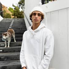 Emerging from the florida music sphere, josh a (born 1996) began producing, rapping and singing in 2015. Josh Richards Joshrichards Instagram Photos And Videos