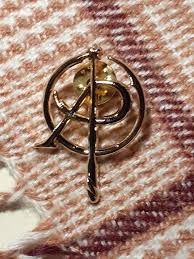 Das Symbol Der Asperischen Magier A Und P Ein Energiebogen Und Ein Zauberstab Mit Stern An Der Spitze Www Romanluzid De Magier Magierin Fantasy
