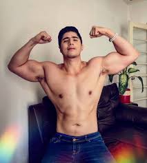 Alex Toledo (Escritor, Youtuber Mexicano) - Página 2 - Xtasis : Un Foro de  Hombres... para Hombres