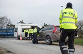 Die grenze erweist sich für lkw als ziemlich undurchlässig. Passkontrollen Danemark Kontrolliert Grenze Zu Deutschland Politik Stuttgarter Nachrichten