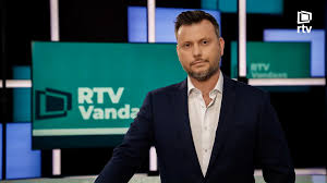 Jassy - meowburst i opened the door and there she was,