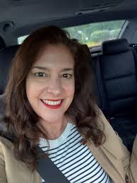 I am looking for people who are willing to share their story about living  or moving to France for a National English speaking online magazine. The  focus is