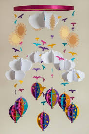 Baby Mobile Selber Basteln Papier Wolken Heissluftballons Sonnen Voegel Selber Basteln Mobile Basteln Bastelideen