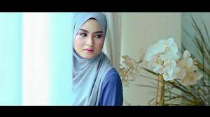 Available on itunes and all. Wany Hasrita Menahan Rindu Music Video With Lyric Youtube
