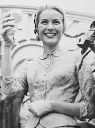 Maybe you would like to learn more about one of these? Grace Kelly Die Geschichte Hinter Ihrem Zweiten Hochzeitskleid Vogue Germany