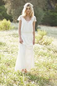 Entre courrèges et mademoiselle r il y a une marque de prêt à porter que j'aime beaucoup, mademoiselle r. Robe De Mariage Boheme La Redoute X Mademoiselle R Robe Mariee Pas Cher Robe Mariee Boheme Chic Robe Mariee Boheme