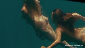 Kelly Brook & Jessica Szohr Nude & Flirtatious - Piranha  Analdin.com