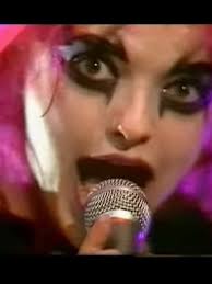 Nina Hagen's Soulful Cover of Ziggy Stardust
