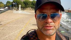 Θα γίνουν γονείς για πρώτη φορά. Kwstas Sommer Symmetexei Sthn Tainia Toy Antonio Mpanteras Poy Gyrizetai Sthn Ellada Ok
