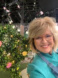 Mary Dunagan's Instagram, Twitter & Facebook