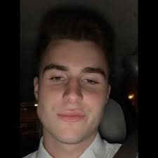 Declan.Everett (@DeclanEverett5)