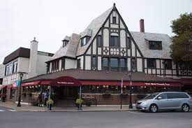 — niagara falls, new york. Ein Haunted Hotel Aufenthalt In Einem Historischen Niagara Falls Inn