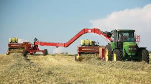 Swing-Max boom arm: Canadian machine doubles bale production speed for hay  farmers
