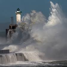 Paris Match On Instagram Tempete En France Mer Dechainee Sur Le Phare De Boulogne Sur Mer Des Vents Forts Atte Boulogne Sur Mer Paris Match Tempete En Mer