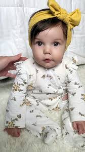 Can someone please edit my hand out of the picture and maybe fix her thigh  gap😂. My editing skills are minimal. I appreciate you! Thanks in advance!