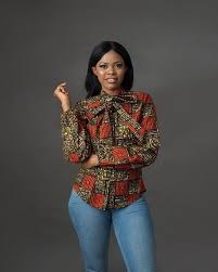 La rédaction vous propose un large choix de jupes colorées en pagne que vous pourrez facilement reproduire. 410 Idees De Hauts Pagne Sur Pantalon En 2021 Mode Africaine Tenue Africaine Mode