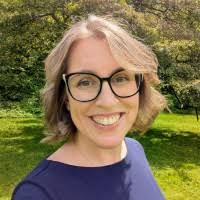 Leslie Poynter's Instagram, Twitter & Facebook