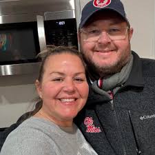 Who is a groomer looking for new opportunities in Greenville, SC?