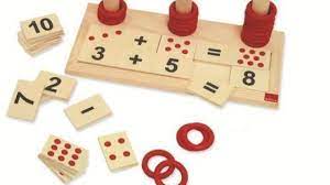 .«serpientes y escaleras«, pero aquí los niños tendrán que completar la numeración y jugar para compartir y comprobar su trabajo. Juegos De Matematicas Para Ninos