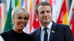 While brigitte macron, 64, and emmanuel macron, 39, have a large age difference, their love the unconventional love story of emmanuel and brigitte macron. Frankreich Brigitte Macrons Name Von Identitatsdieben Fur E Mailanfragen Benutzt Der Spiegel