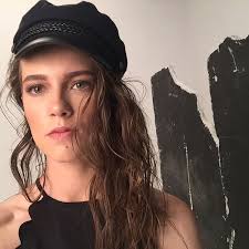 Murat'da atike sultan karakterine hayat verecektir. Ece Cesmioglu Kimdir Ece Cesmioglu Estetik Yaptirdi Mi