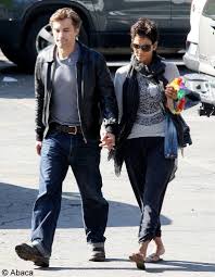Gabriel aubry doit de l'argent à l'etat et se retrouve sans le sou. Halle Berry Une Bagarre Entre Son Fiance Et Son Ex Elle