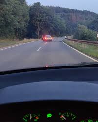 Reifenteile auf fahrbahn führen zu unfall. Vier Verletzte Nach Unfall In Biedenkopf Zeugen Gesucht Backland News