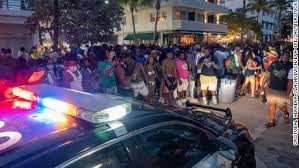 Police Officers Shoot Pepper Balls Into Spring Break Crowds To Enforce Miami Beach Emergency Curfew Cnn