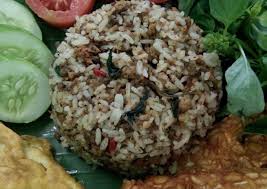 Sesuai namanya, makanan ini terbuat dari nasi putih yang diaduk dengan oncom goreng. Resep Nasi Tutug Oncom Khas Sunda Oleh Dapur Deis Cookpad