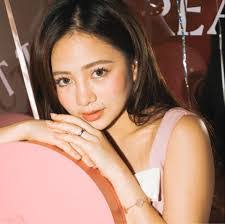 Nicole Grado's Instagram, Twitter & Facebook