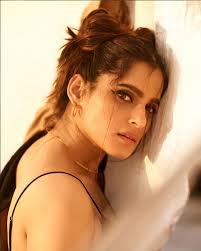 Priya Bapat in a black outfit is pure definition of elegance + fire! 🖤  Grace, confidence & glam packed in one perfect look! #PriyaBapat  #BlackOutfit #MarathiActress #GlamVibes