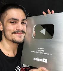 Catanduvense com 2 milhões de seguidores viralizou fazendo desenhos