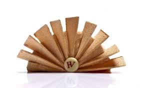 Eventail De Karl Lagerfeld Pour Chloe Aux Amandes Et A La Vanille De La Patisserie Hugo Victor Hugo Victor Chocolatiere Petites Patisseries
