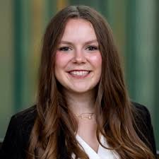 I just finished my first semester of college. From gross dorms to  near-impossible classes, here's what surprised me about college life.