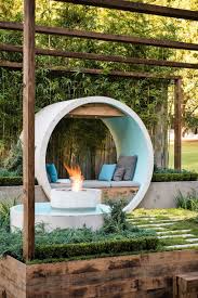 For The Development Of This Small Zen Conceptual Garden The Australian Designer Alison Douglas Used Concrete Pipes To Cr Dream Backyard Garden Design Backyard
