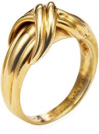 Not much was known about her beau initially, but, once news of her nuptials broke. Emily Ratajkowski S Wedding Ring Popsugar Fashion