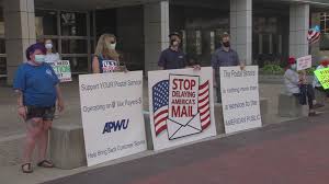 Protesters Rally Around The Usps In Des Moines Weareiowa Com