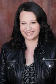 Melissa Holman's Instagram, Twitter & Facebook