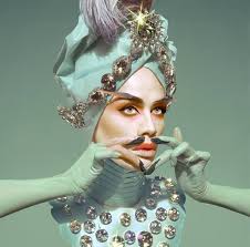 TAXIDERMY IS HERE HENNIES : r/rupaulsdragrace