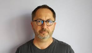 Mluvčí fakulty nazval ženy v rouškách perskými princeznami. Na postu končí