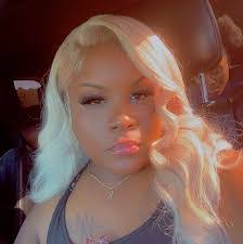 Desiree Harmon's Instagram, Twitter & Facebook