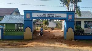 Official of smp n 7 merangin. Jaringan Listrik Di Tanjabtim Jadi Kendala 25 Smp Yang Ikuti Unbk 7 Sekolah Diantaranya Menumpang Halaman All Tribun Jambi
