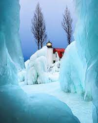 Fantastic Frozen Lighthouses In Michigan Michigan