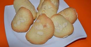 Tuiles Aux Amandes Recette En 2020 Tuiles Aux Amandes Alimentation Recette
